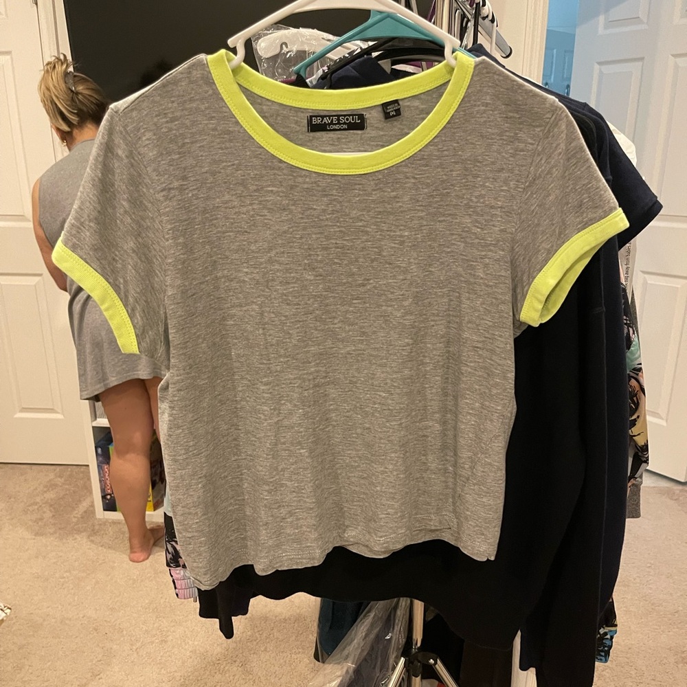 Gray crop shirt